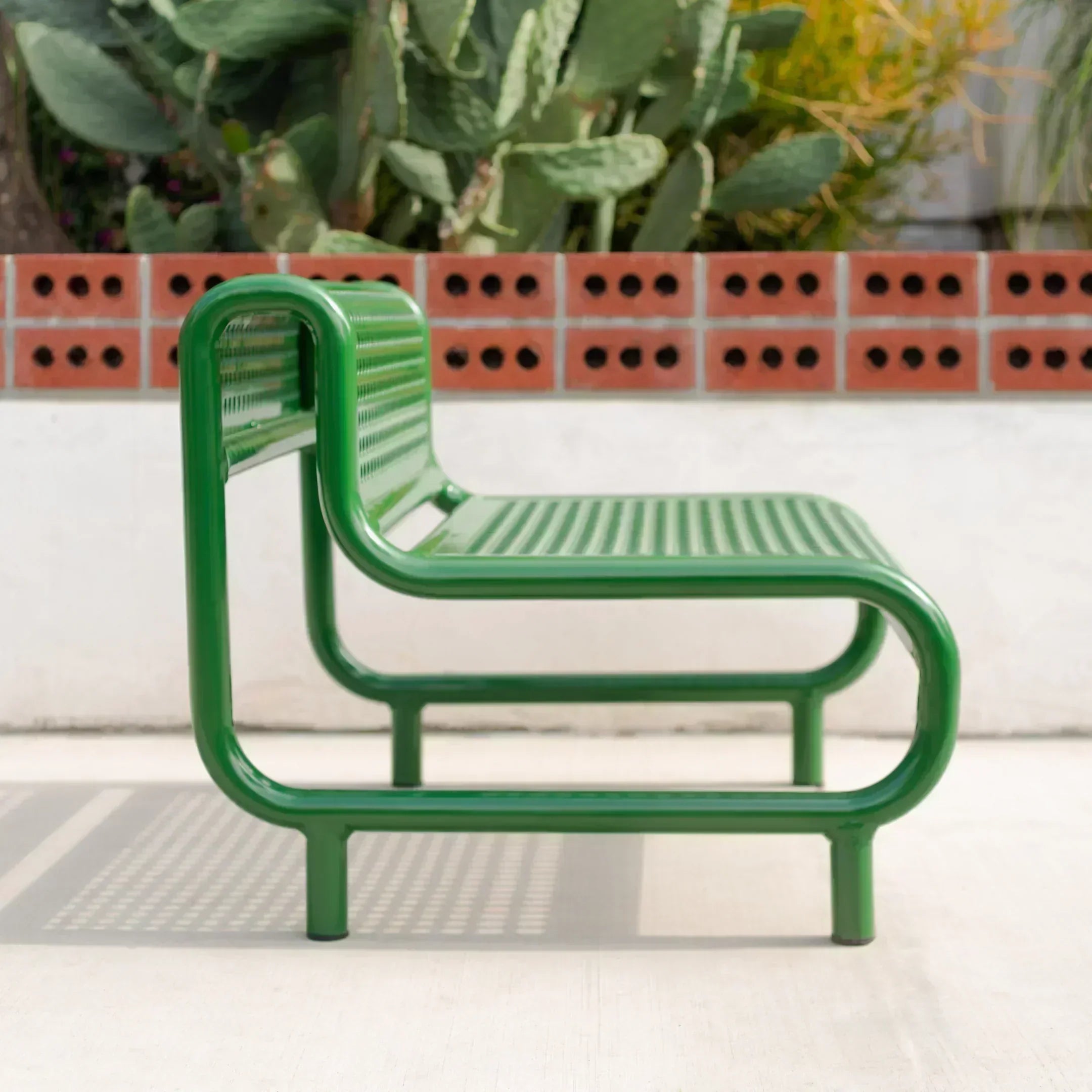 Bend Goods in Surface: The Evolution from Wire to Architectural Tube