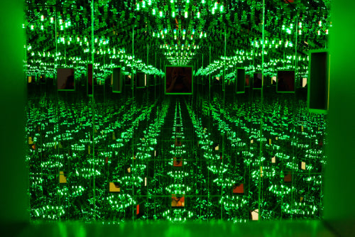 YAYOI KUSAMA: INFINITY MIRRORS<span>Behind The Bend</span>